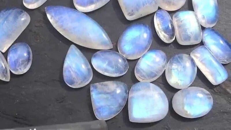 Đá mặt trăng - Moonstone