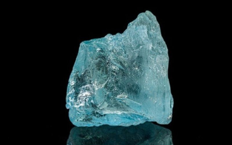 Tìm hiểu về viên đá quý aquamarine