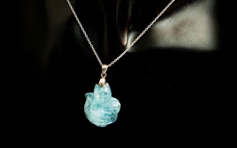 Mặt dây chuyền đá aquamarine hồ ly