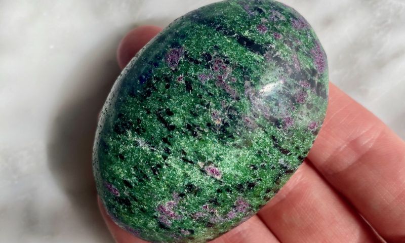 Đá Ruby  Zoisite màu xanh đỏ