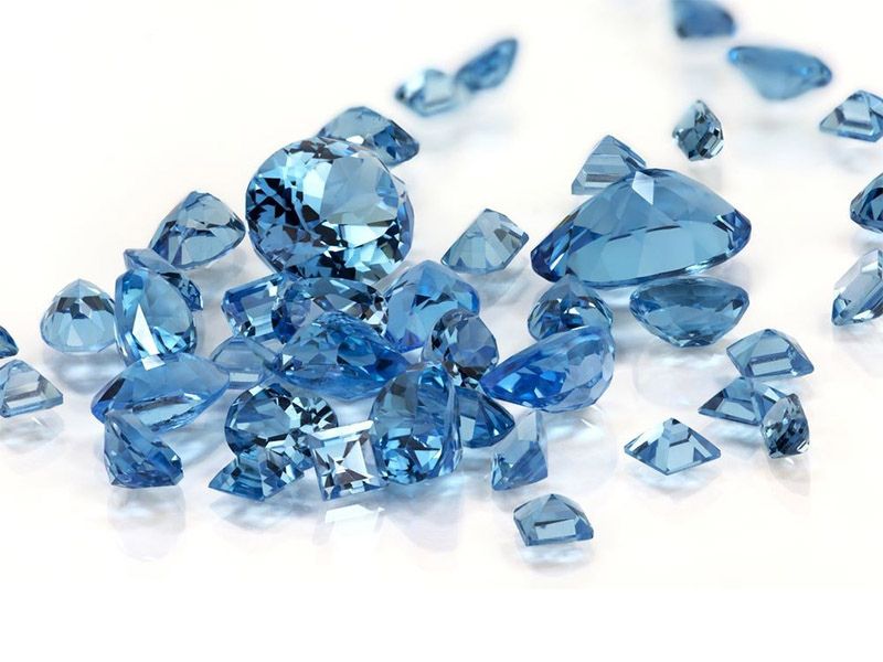 Đá Topaz là một loại khoáng chất silicat rất quý hiếm