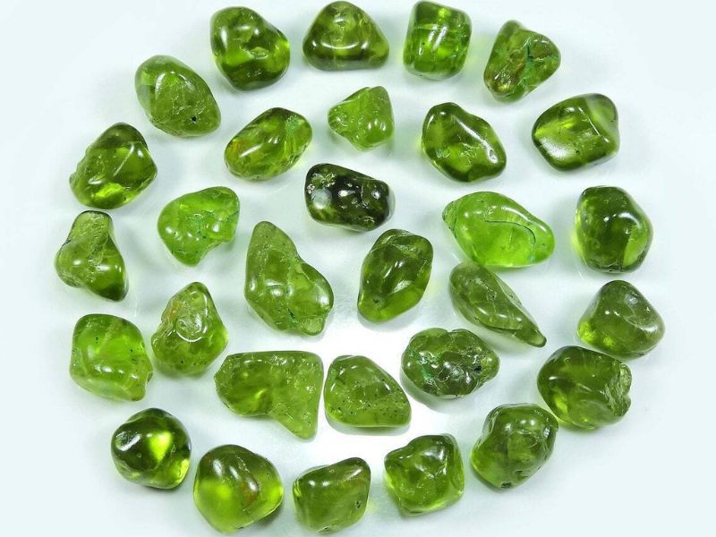 Peridot gây ấn tượng mạnh mẽ với vẻ đẹp độc đáo, ấn tượng