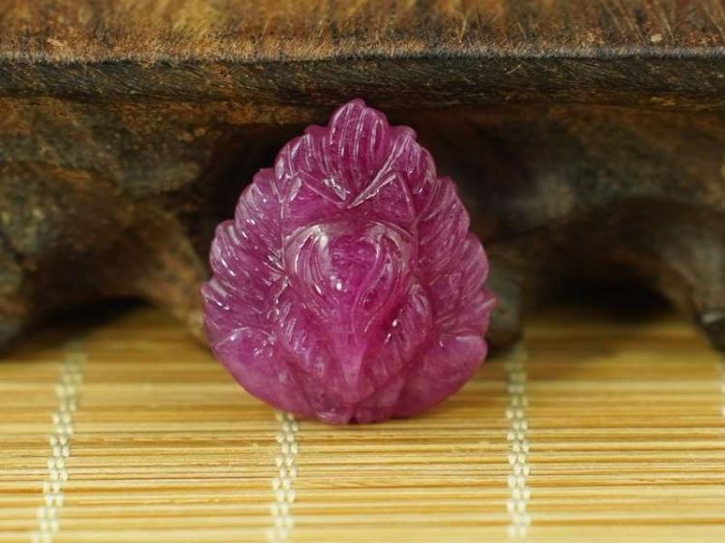 Mặt Hồ Ly Ruby đỏ hồng siêu thu hút    