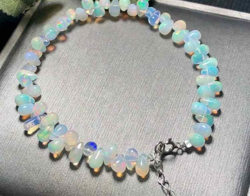 Vòng tay đá quý opal tại Phong Thủy Đại Bàng