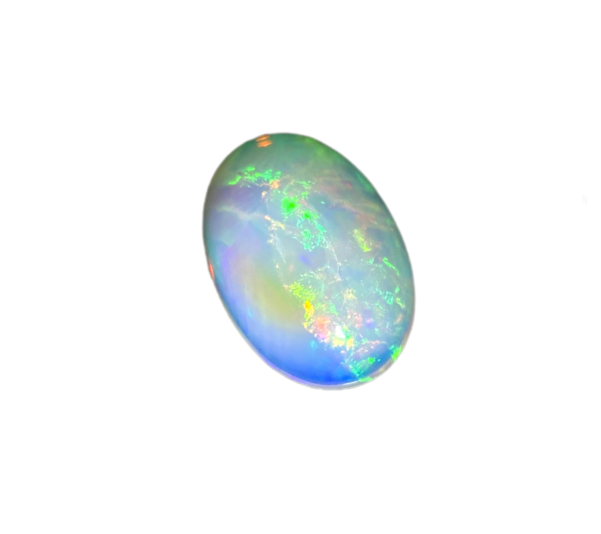 Opal Ethiopia có độ trong suốt cao và ánh sắc đa dạng