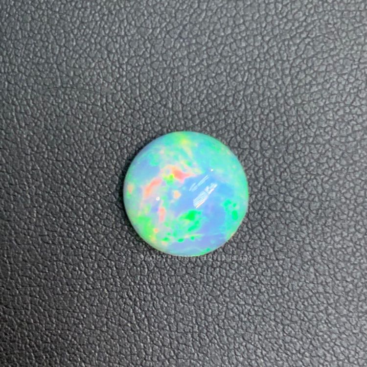 Đá Opal, với vẻ đẹp lấp lánh đa sắc