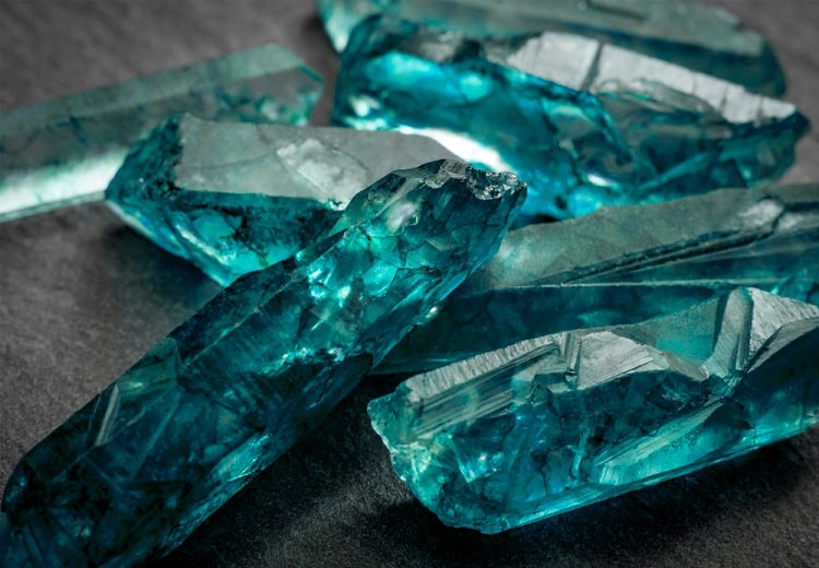 Đá Aquamarine viên đá sở hữu vẻ đẹp tự nhiên và nguồn năng lượng phong thủy cao