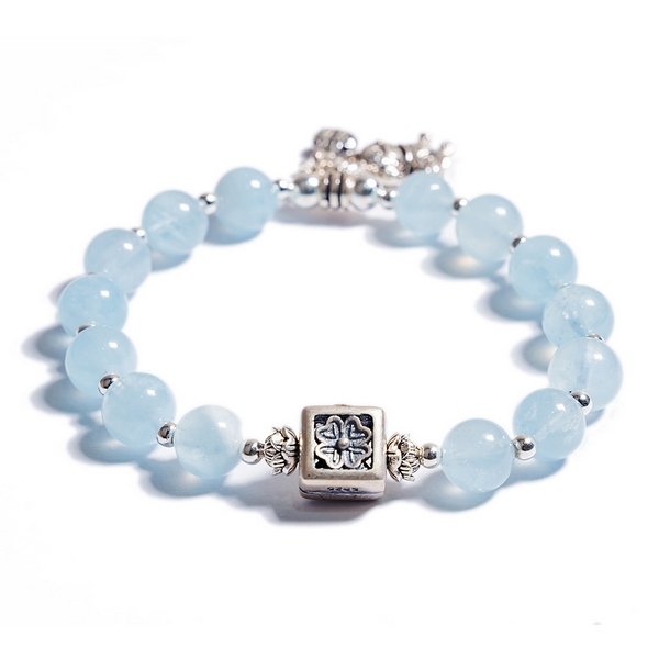 Một viên đá Aquamarine tự nhiên chất lượng cao không có giá bán rẻ trên thị trường