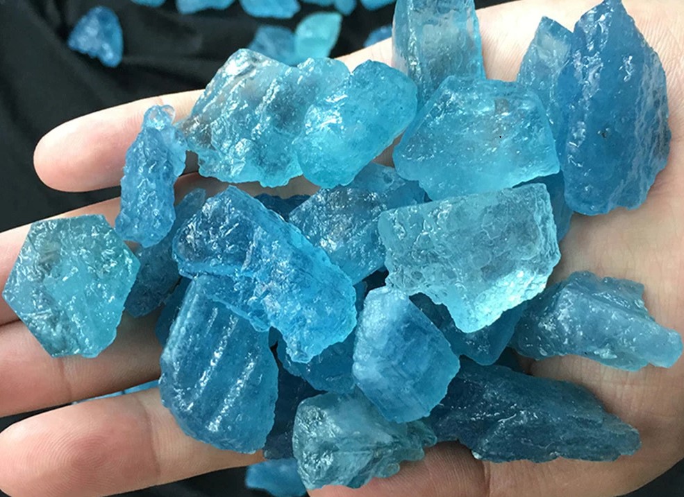 Đá Aquamarine tự nhiên có màu xanh rất đẹp