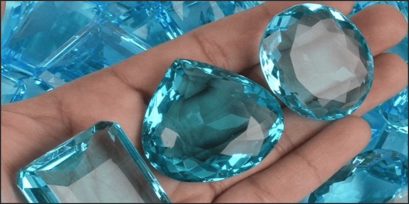 Topaz xanh (Blue Topaz) là một biến thể màu của đá topaz