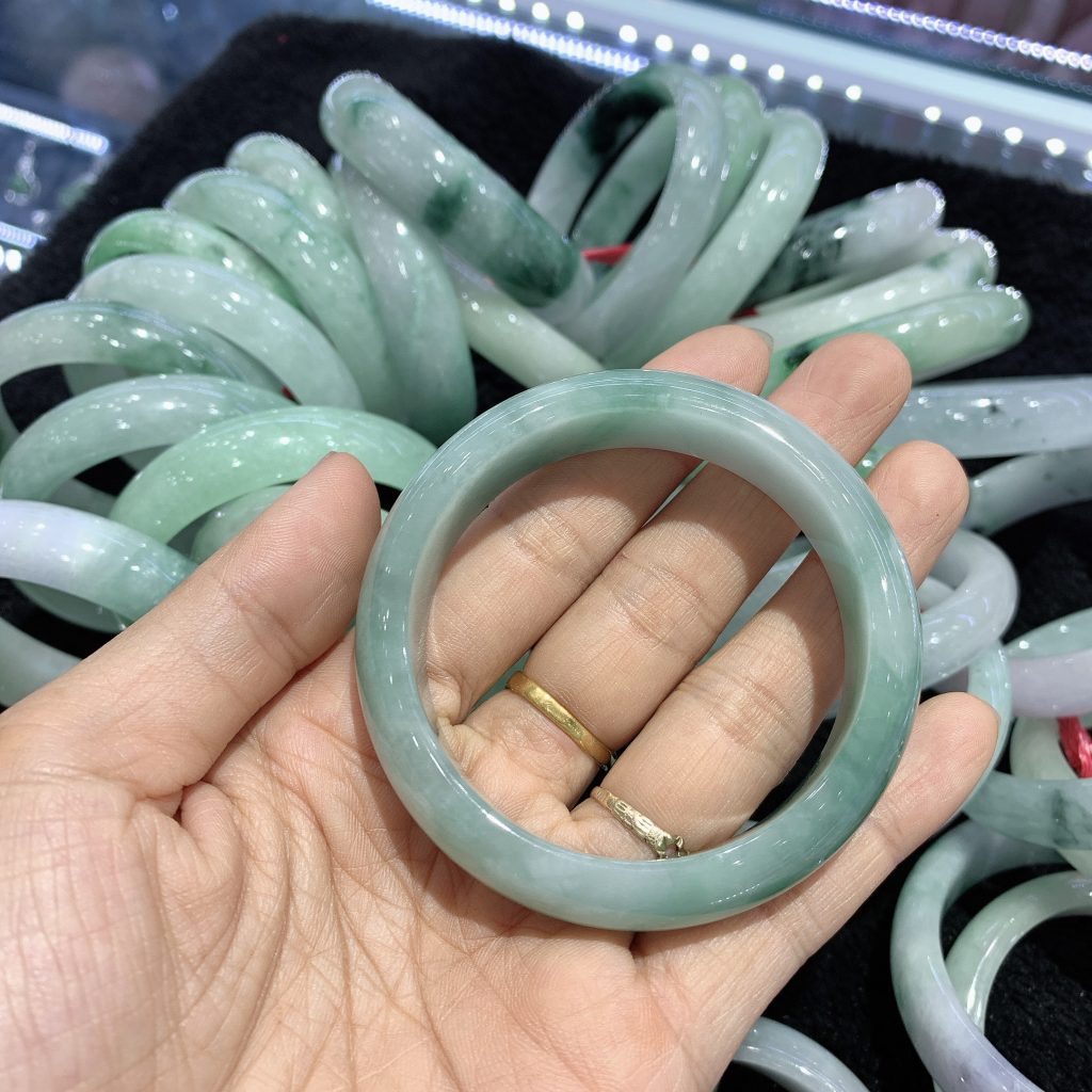 Màu xanh lý phù hợp mệnh Mộc và Thuỷ