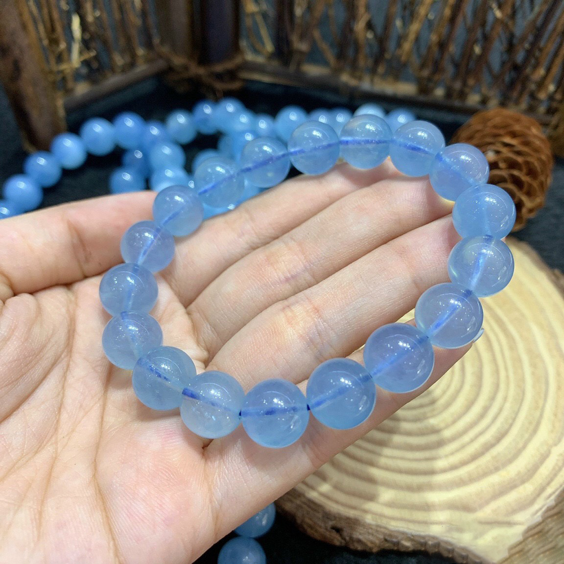 Vòng tay đá Aquamarine có ý nghĩ trong phong thủy và đời sống