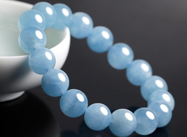 Sử dụng Aquamarine với tâm trạng tích cực để viên đá phát huy tối đa năng lượng