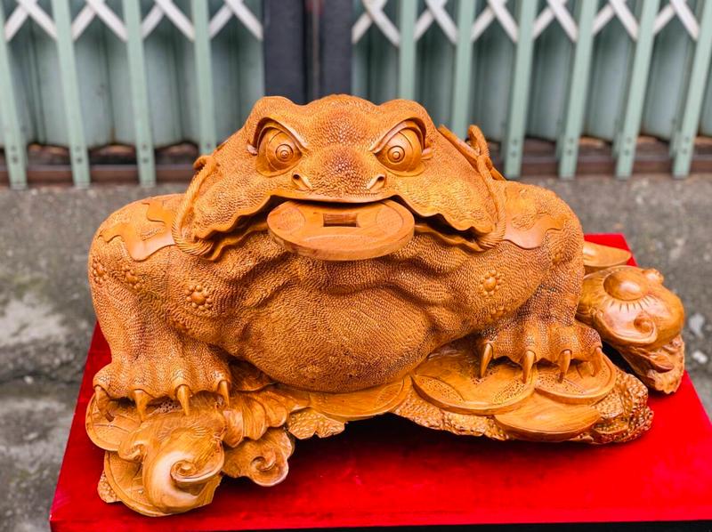 Sử dụng tượng cóc ba chân phong thủy