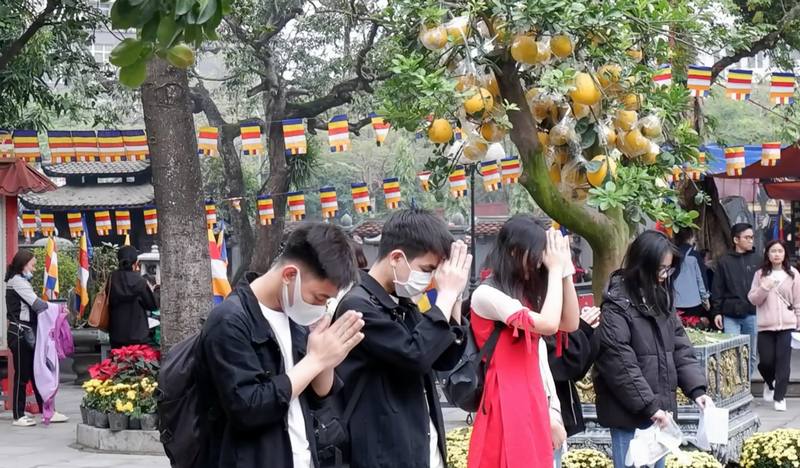 Chuẩn bị tâm thế và cách khấn khi cầu nguyện