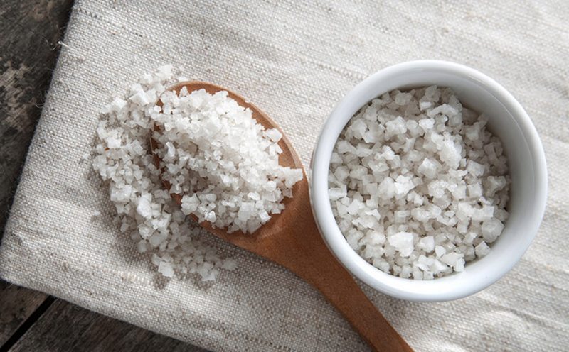 Top 6 cách tẩy uế thạch anh tóc vàng, làm mới năng lượng