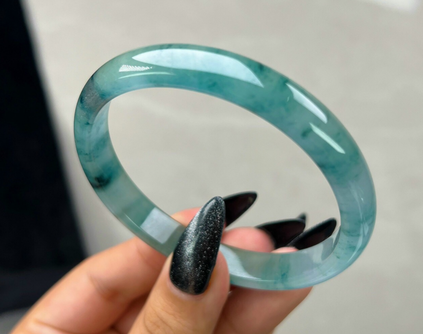 Cách nhận biết cẩm thạch lên nước cho trang sức đá quý